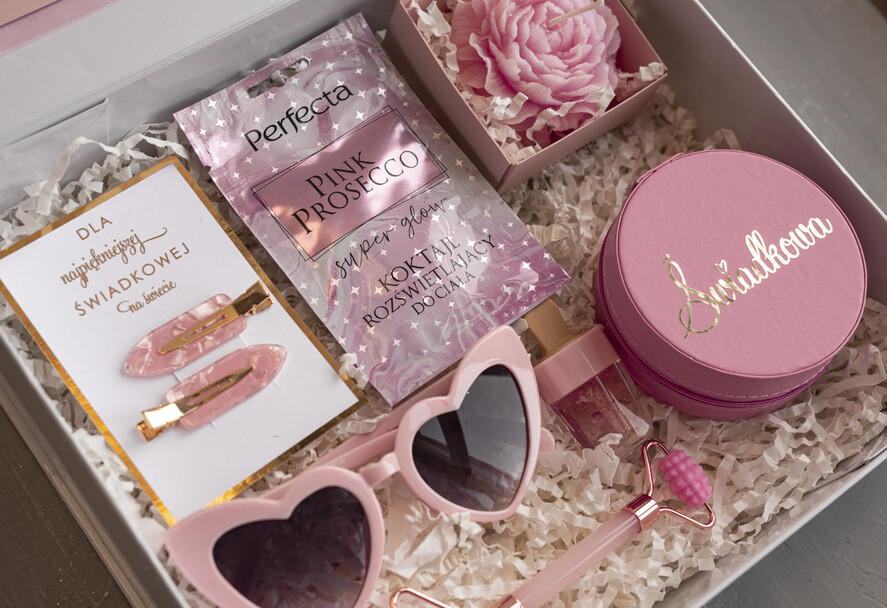 Prezenty dla świadków boxy prezentowy dla Świadkowej, prośba o świadkowanie  prośba o świadkowanie pomysł na prezent dla świadkowej, box kosmetyczny dla świadkowej i druhny, oryginalny prezent dla świadkowej 2