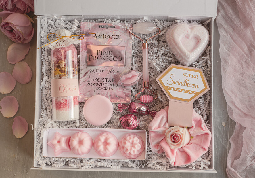 Prezenty dla świadków boxy prezentowy dla Świadkowej, prośba o świadkowanie  czy zostaniesz moją świadkową pomysł na prezent dla świadkowej, zestaw beauty dla świadkowej, box prezentowy dla świadkowej i druhny, zestaw do kąpieli1