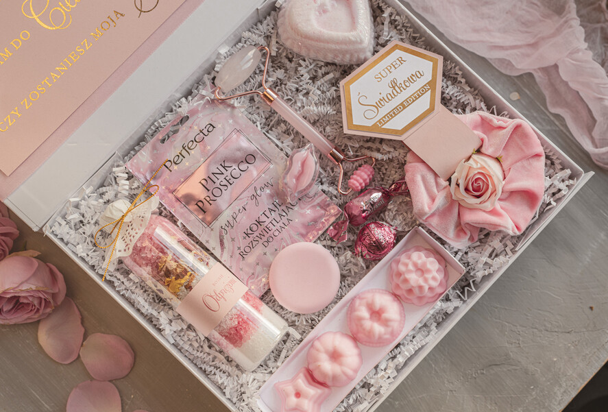 Prezenty dla świadków boxy prezentowy dla Świadkowej, prośba o świadkowanie  czy zostaniesz moją świadkową pomysł na prezent dla świadkowej, zestaw beauty dla świadkowej, box prezentowy dla świadkowej i druhny, zestaw do kąpieli10