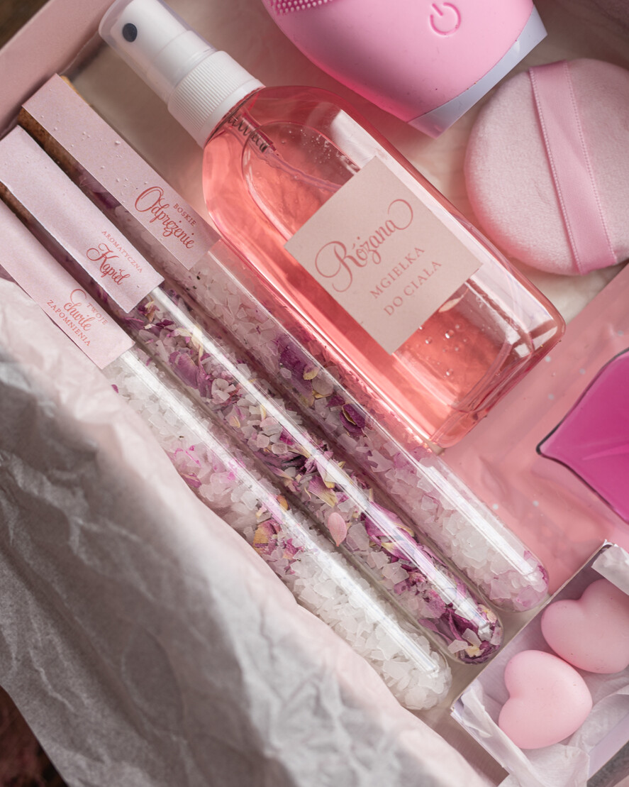 Prezenty dla świadków boxy prezentowy dla Świadkowej, prośba o świadkowanie  Prośba o Świadkowanie - Prezent dla Świadkowej Zestaw Kosmetyków Czy zostaniesz moją Świadkową?- Myjka Silikonowa2