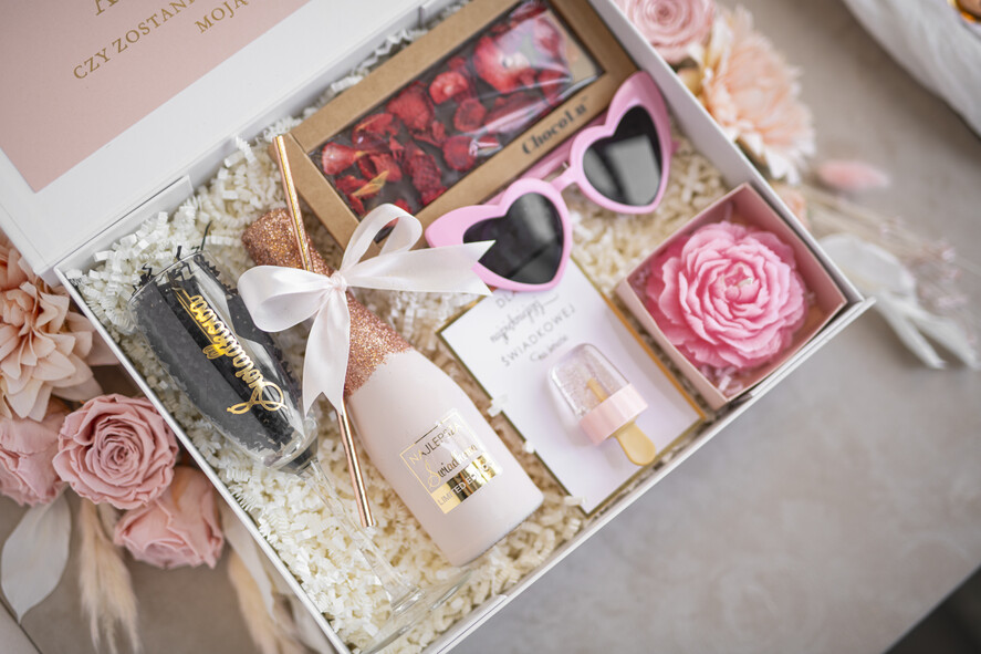 Prezenty dla świadków boxy prezentowy dla Świadkowej, prośba o świadkowanie  personalizowany prezent dla świadkowej, box dla świadkowej i druhny, oryginalny prezent dla świadkowej Mamy do Ciebie bardzo ważne pytanie… Czy zostaniesz naszą Świadkową?2