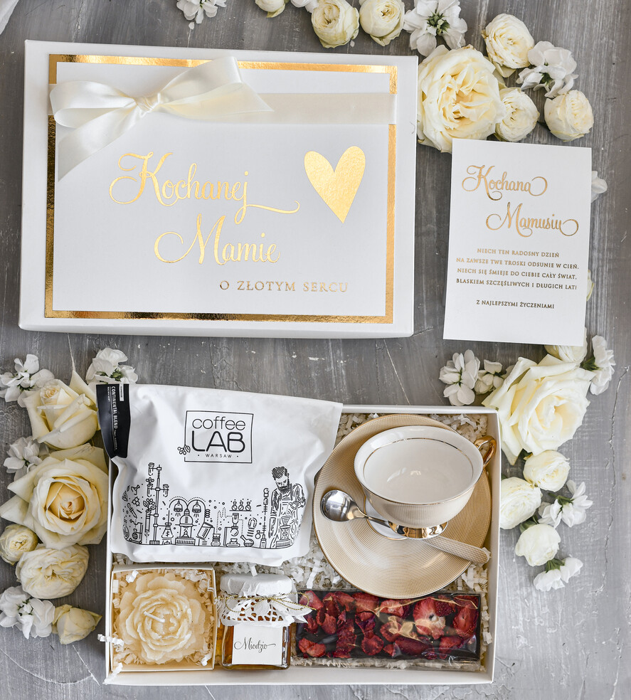 Prezenty dla Mamy zestawy w welurowych i ozdobnych pudełkach  Zestaw Prezentowy na Dzień Mamy - Box Upominek Kubek z napisem Mama idealna 0