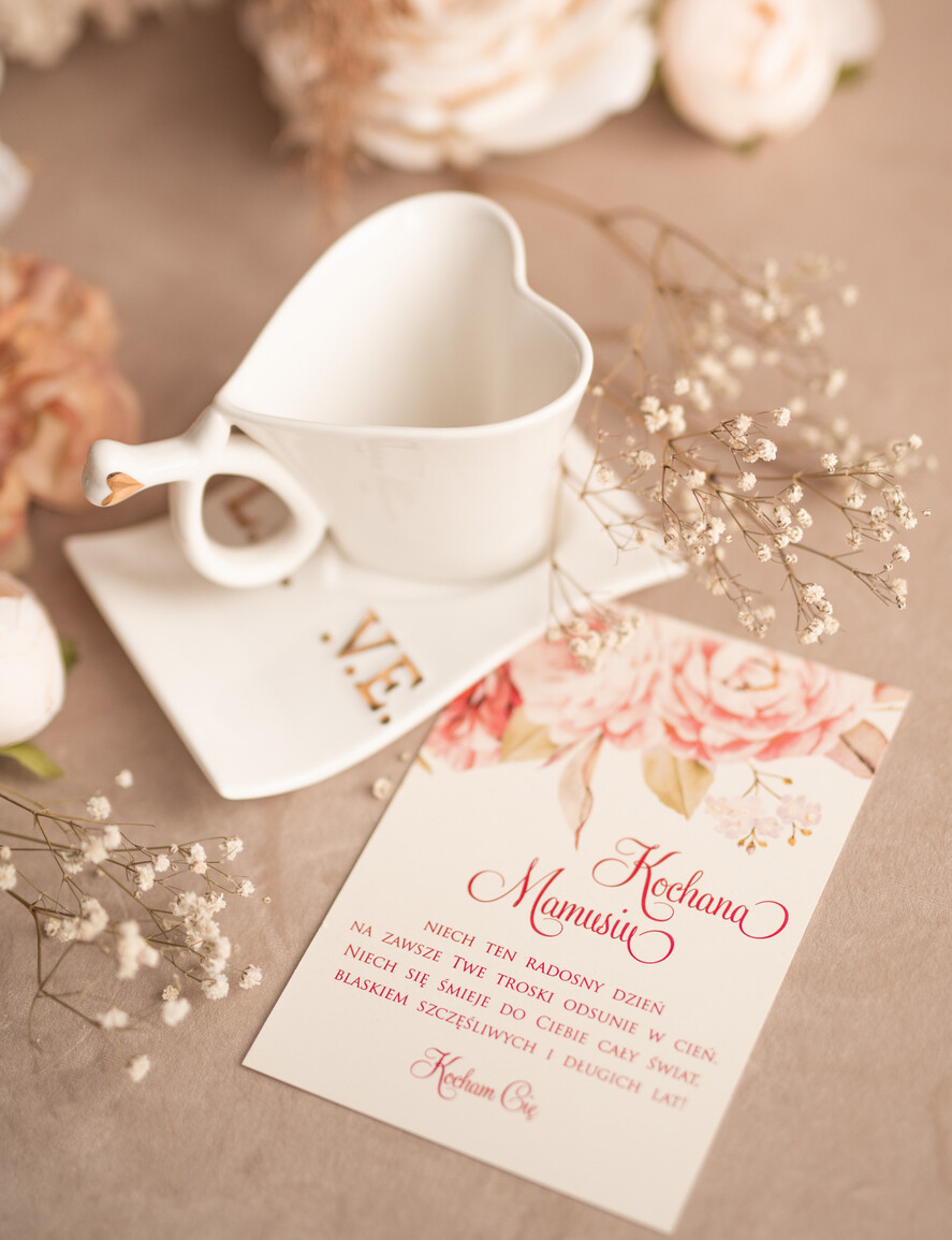 Prezenty dla Mamy zestawy w welurowych i ozdobnych pudełkach  prezent dla Mamy czekoladki, prezent na dzień mamy filiżanka z zaparzaczem, prezent dla mamy w ozdobnym pudełku5