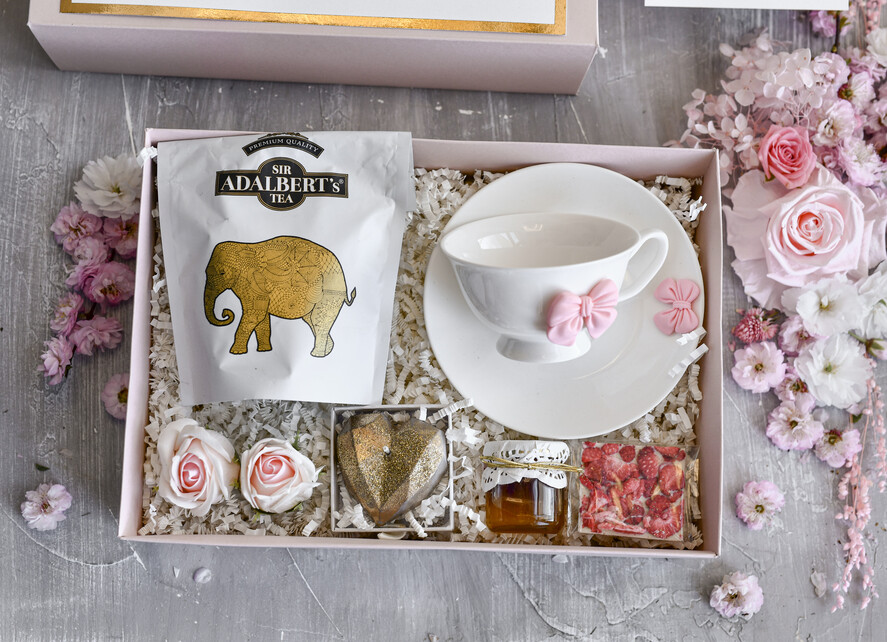 Prezenty dla Mamy zestawy w welurowych i ozdobnych pudełkach  Zestaw Prezentowy na Dzień Mamy - Box Upominek Kubek z napisem Mama idealna 5