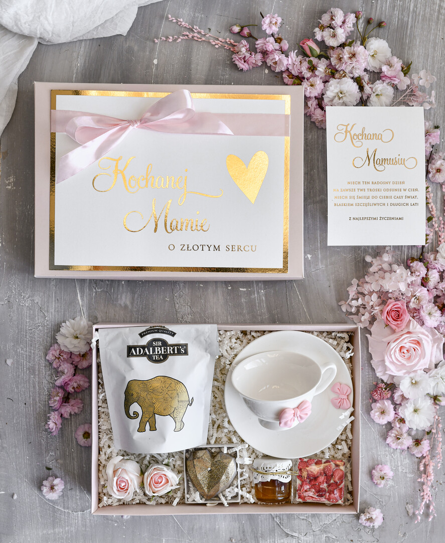 Prezenty dla Mamy zestawy w welurowych i ozdobnych pudełkach  Zestaw Prezentowy na Dzień Mamy - Box Upominek Kubek z napisem Mama idealna 0