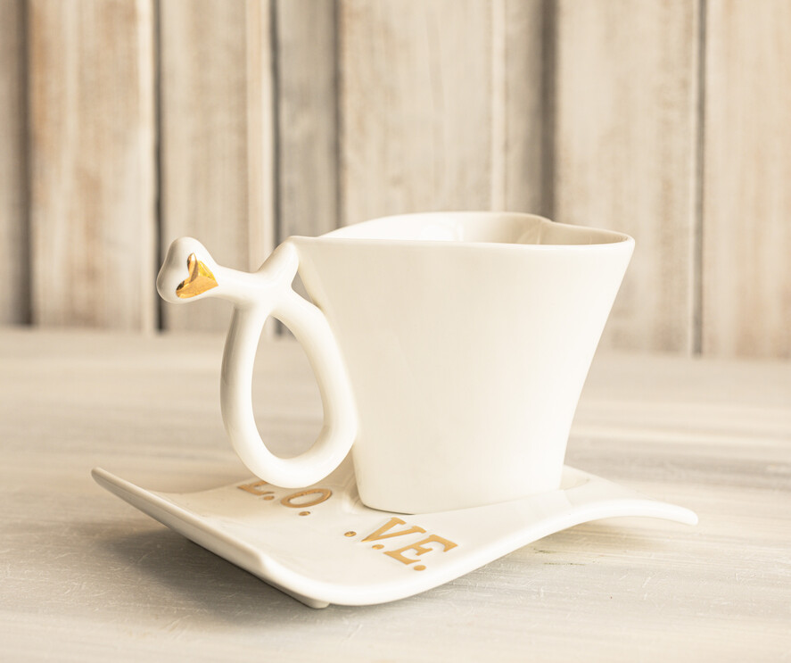 Prezenty dla Mamy zestawy w welurowych i ozdobnych pudełkach  fajne prezenty dla mamy, pudełko z filiżanką i kawą gotowy do wręczenia prezent dla mamy, filiżanka serce ze spodkiem, pomysł na prezent dla mamy9