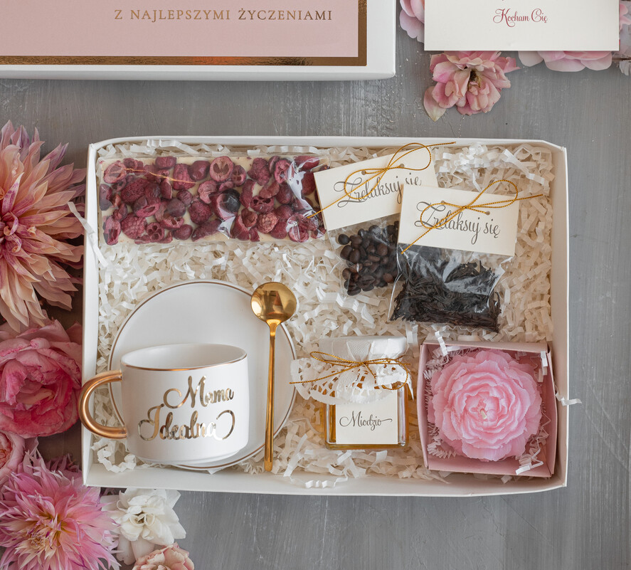 Prezenty dla Mamy zestawy w welurowych i ozdobnych pudełkach  pomysł na prezent dla Mamy na urodziny, Fajne pomysły na prezent z okazji Dnia Mamy, co kupić na Dzień Mamy, box prezentowy dla mamy, zestawy prezentowe dla Mamy1