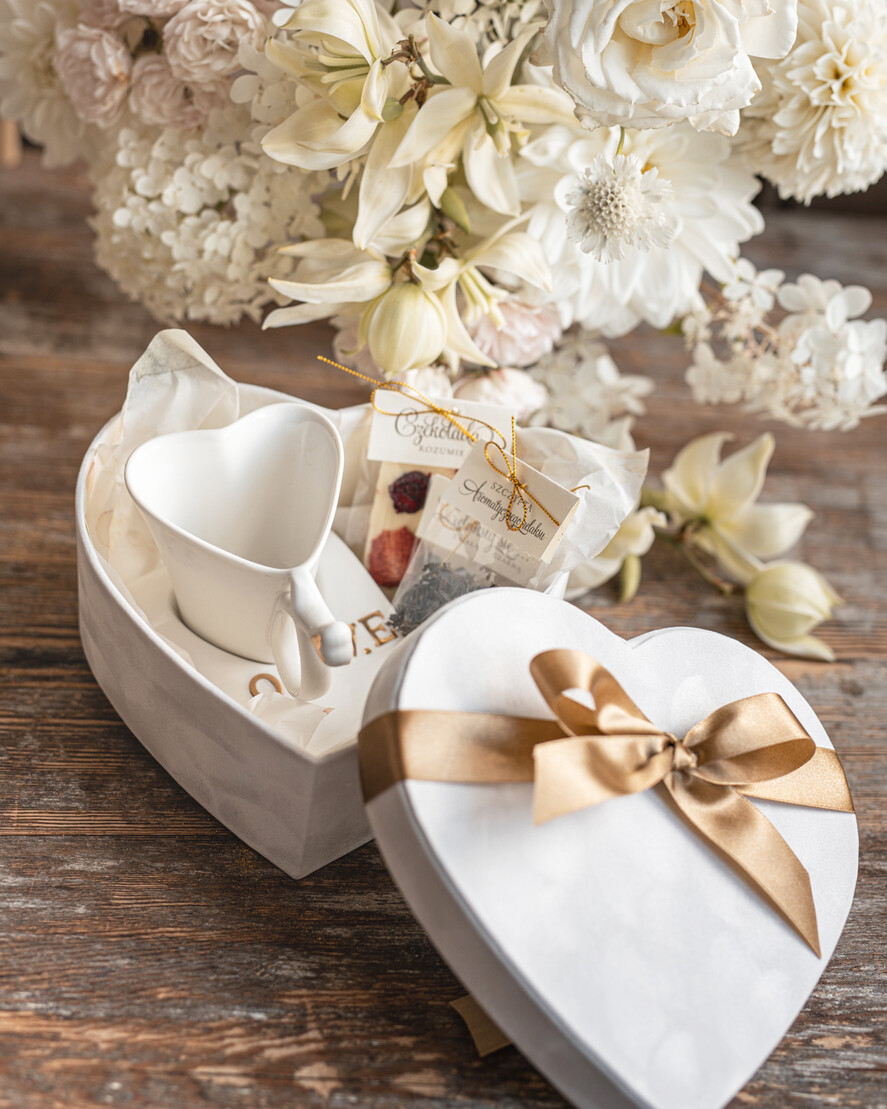 Prezenty dla Panny Młodej  zestawy w ozdobnych pudełkach  Nowocesny Prezent dla Panny Młodej0