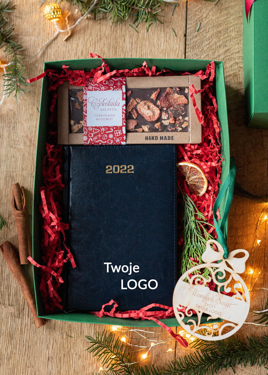 Prezenty oferta dla Firm kalendarze  Prezenty Kalendarz z Logo firmy , Prezent firmowy dla Klientów, Firmowy Upominek Kalendarze dla Pracowników  zestaw świąteczny z kalendarzem A5 książkowy1