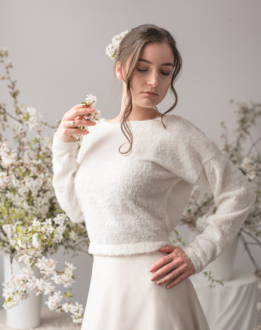 Panna Młoda Bolerka bolerka, narzutki, sweterki Boleko slubne boho, Bluzeczka slubna ala alpaka, Okrycie ślubne wiosenne sweterek , Narzutka na suknię ślubną, bolerko do sukienki slubnej odkryte plecy4