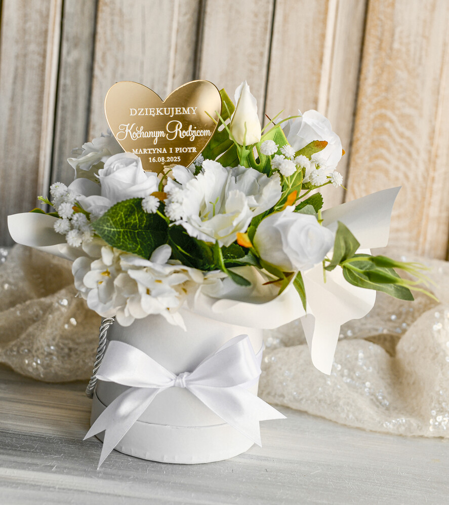 Prezenty, Podziękowania dla Rodziców Kompozycje Kwiatowe / Flowerboxy Piekny flowerbox ze sztucznymi kwiatami to wyjątkowy prezent dla Rodziców jako podziękowanie w dniu ślubu. Podziękowanie dla Rodziców na weselu1