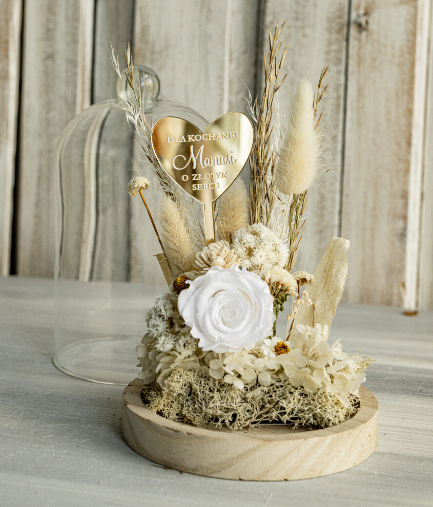 Prezenty dla Mamy flowerboxy, box ze słodyczami  kompozycja kwiatowa w szklanej kopule, prezent dla mamy flowerbox z suszonych kwiatów, suszone kwiaty w szkle, prezent na dzień mamy kwiaty2