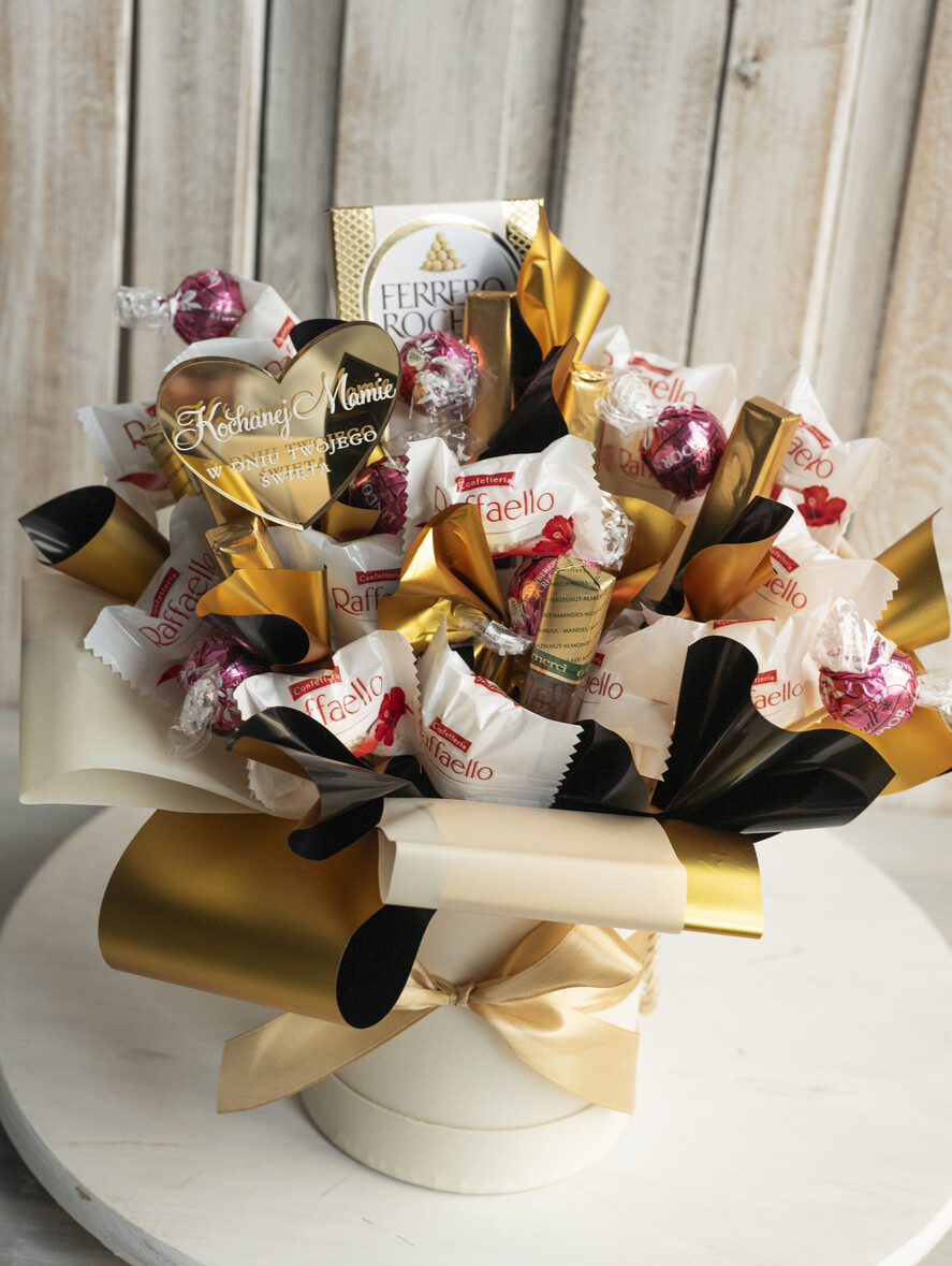 Prezenty dla Mamy flowerboxy, box ze słodyczami  prezent dla mamy, box dla mamy, słodki prezent dla mamy, kosz prezentowy dla mamy, zestaw słodyczy dla mamy, prezent na Dzień Mamy, upominek dla mamy, słodycze dla mamy1