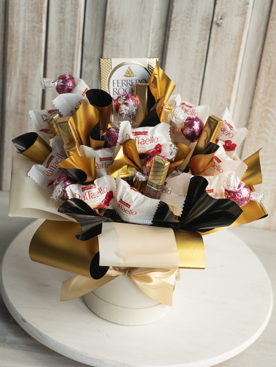 Prezenty dla Mamy flowerboxy, box ze słodyczami  prezent dla mamy, box dla mamy, słodki prezent dla mamy, kosz prezentowy dla mamy, zestaw słodyczy dla mamy, prezent na Dzień Mamy, upominek dla mamy, słodycze dla mamy5