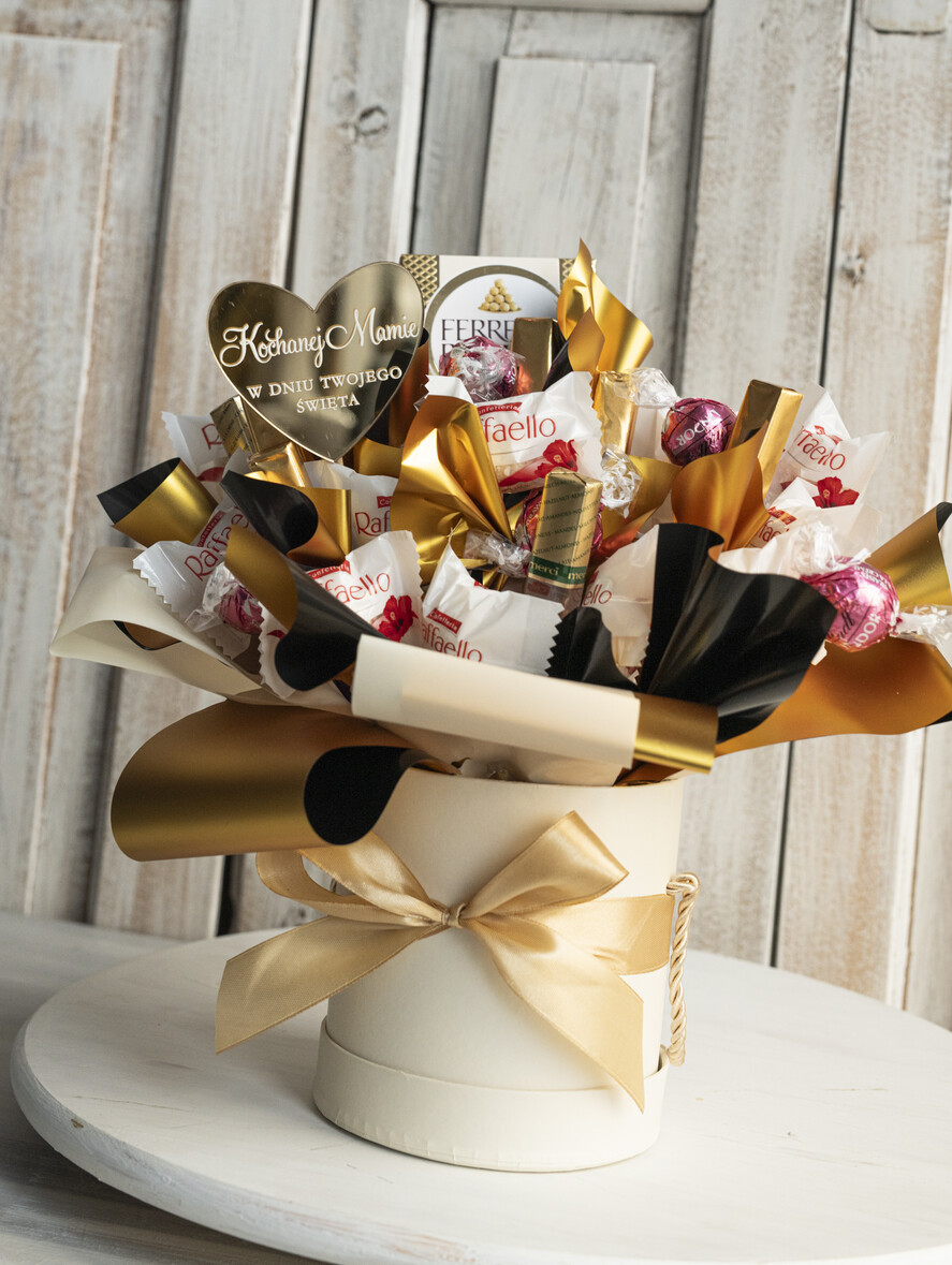 Prezenty dla Mamy flowerboxy, box ze słodyczami  prezent dla mamy, box dla mamy, słodki prezent dla mamy, kosz prezentowy dla mamy, zestaw słodyczy dla mamy, prezent na Dzień Mamy, upominek dla mamy, słodycze dla mamy9
