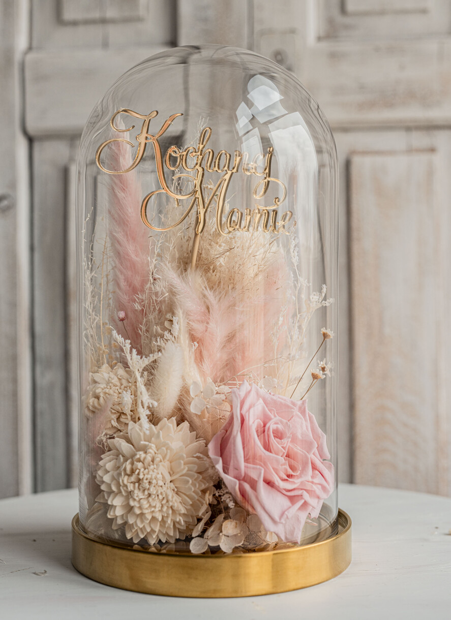 Prezenty dla Mamy flowerboxy, box ze słodyczami  flowerbox, pomysł na prezent prezent dla mamy kwiaty w kopule kompozycja z kwiatów suszonych wieczne roze,  kwiaty w szkle, rózowa wieczna róża1
