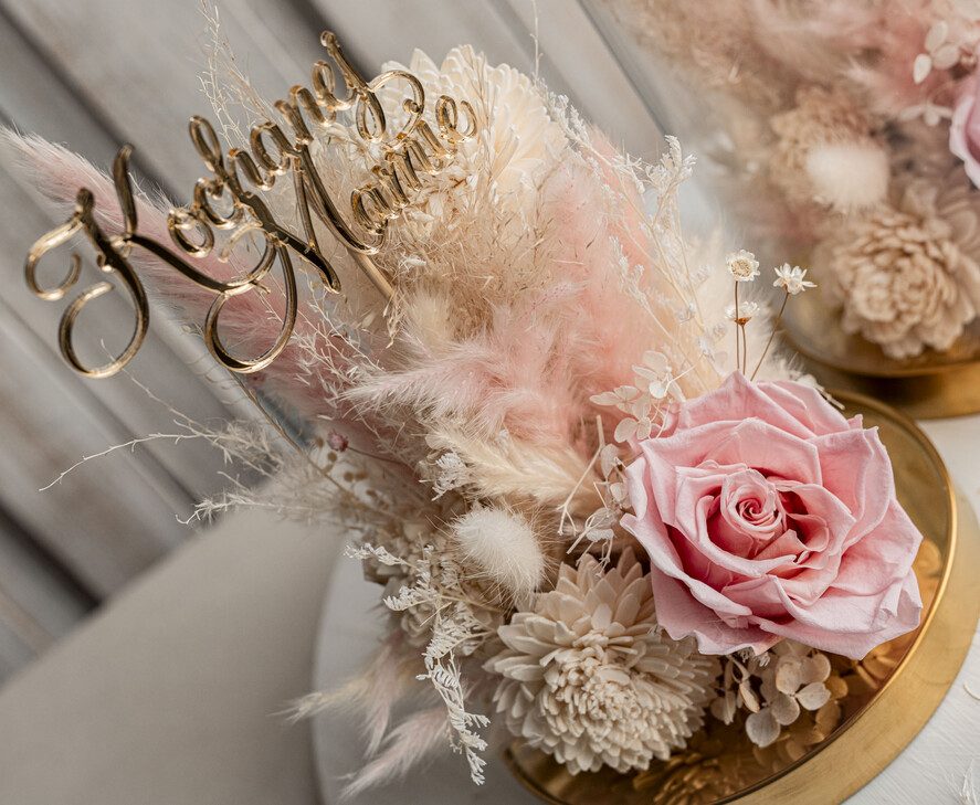 Prezenty dla Mamy flowerboxy, box ze słodyczami  flowerbox, pomysł na prezent prezent dla mamy kwiaty w kopule kompozycja z kwiatów suszonych wieczne roze,  kwiaty w szkle, rózowa wieczna róża14
