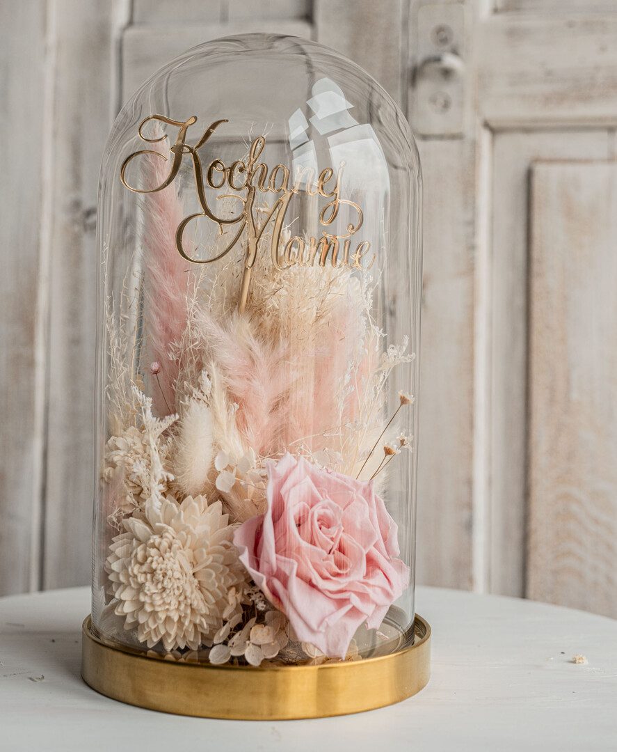 Prezenty dla Mamy flowerboxy, box ze słodyczami  flowerbox, pomysł na prezent prezent dla mamy kwiaty w kopule kompozycja z kwiatów suszonych wieczne roze,  kwiaty w szkle, rózowa wieczna róża2