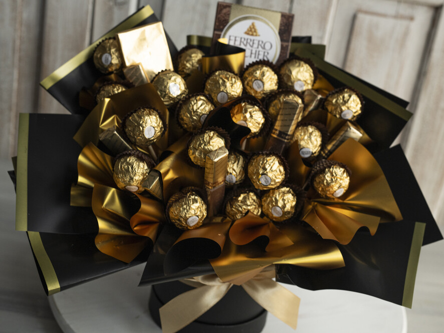 Prezenty dla Mamy flowerboxy, box ze słodyczami  prezent dla mamy, box dla mamy, słodki prezent dla mamy, kosz prezentowy dla mamy, zestaw słodyczy dla mamy, prezent na Dzień Mamy, upominek dla mamy, słodycze dla mamy2