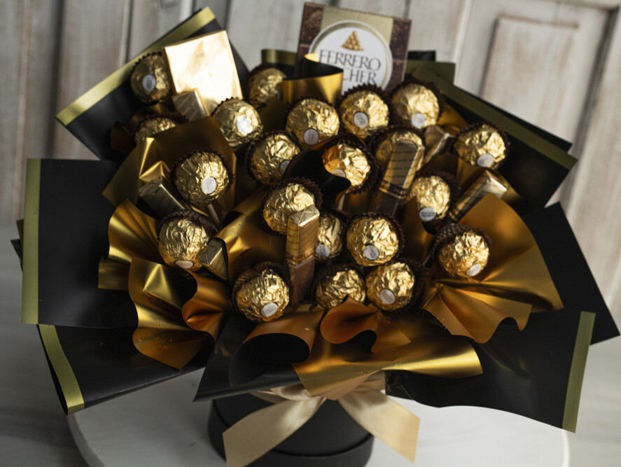 Prezenty dla Mamy flowerboxy, box ze słodyczami  prezent dla mamy, box dla mamy, słodki prezent dla mamy, kosz prezentowy dla mamy, zestaw słodyczy dla mamy, prezent na Dzień Mamy, upominek dla mamy, słodycze dla mamy2
