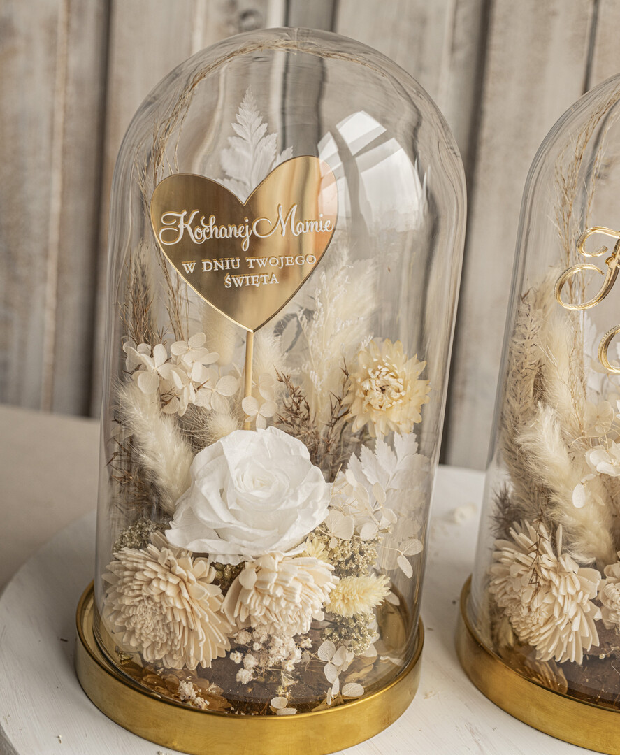 Prezenty dla Mamy flowerboxy, box ze słodyczami  flowerbox, pomysł na prezent prezent dla mamy kwiaty w kopule kompozycja z kwiatów suszonych wieczne roze,  prezent z okazji dnia mamy kwiaty10