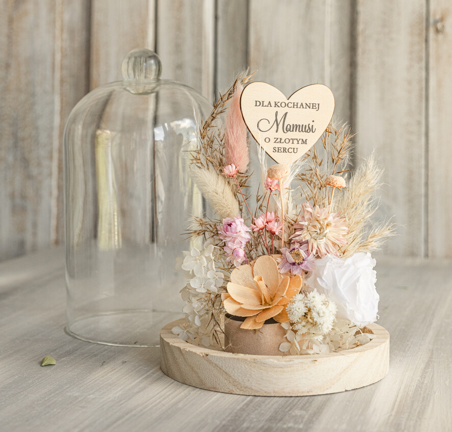Prezenty dla Mamy flowerboxy, box ze słodyczami  kompozycja kwiatowa w szklanej kopule, prezent dla mamy flowerbox z suszonych kwiatów, suszone kwiaty w szkle, prezent na dzień mamy kwiaty2