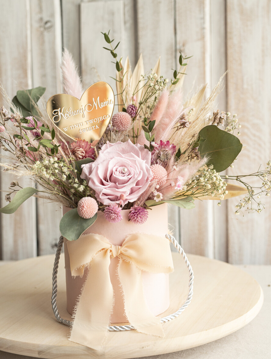 Prezenty dla Mamy flowerboxy, box ze słodyczami  pomysł na prezent na dzień mamy, kwiaty dla mamy, wieczna róża dla mamy, zielono różowy bukiet dla mamy z suszonych kiatów5