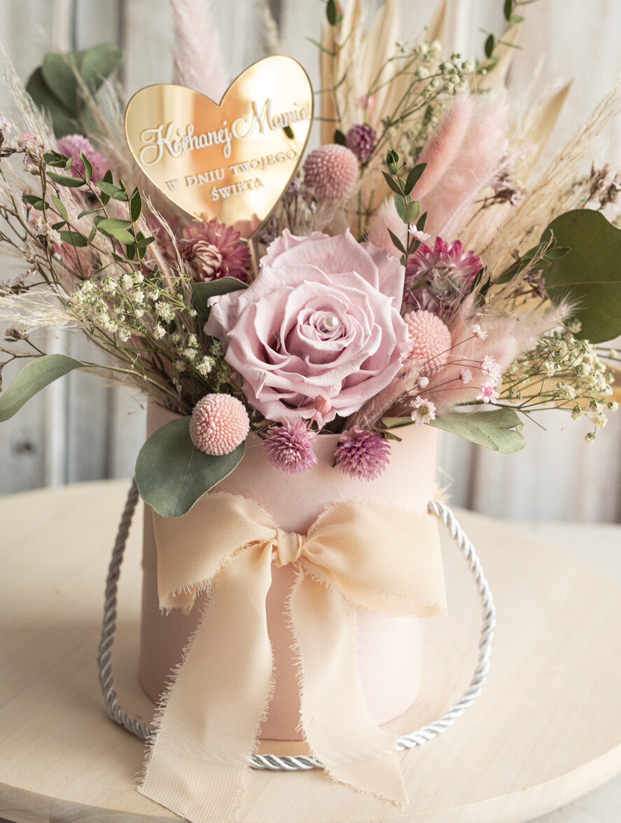 Prezenty dla Mamy flowerboxy, box ze słodyczami  pomysł na prezent na dzień mamy, kwiaty dla mamy, wieczna róża dla mamy, zielono różowy bukiet dla mamy z suszonych kiatów9