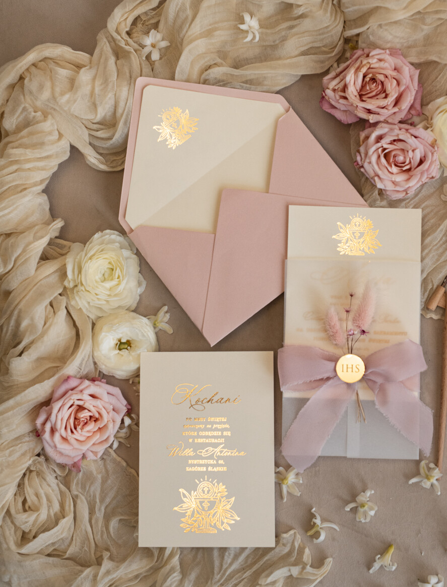 Zaproszenia na Komunię  dziewczynka  Różowe zaproszenia komunijne z dmuszkiem dla dziewczynki, zaproszenia na komunię ze wstążką, złote zaproszenia na komunię, zaproszenia na Pierwszą Komunię4