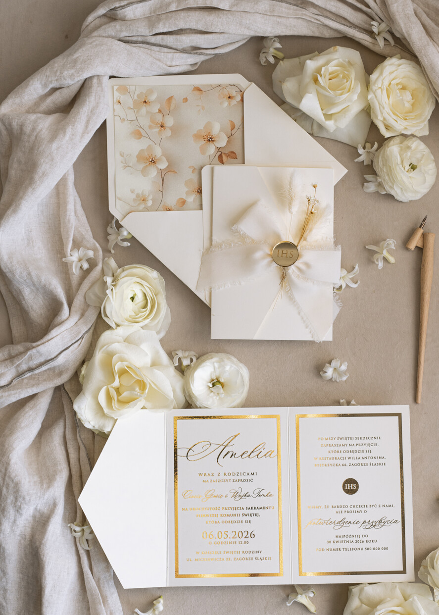 Zaproszenia na Komunię  dziewczynka  Eleganckie zaproszenia komunijne złocone, zaproszenia na komunię z kwiatami, złote zaproszenia na komunię7