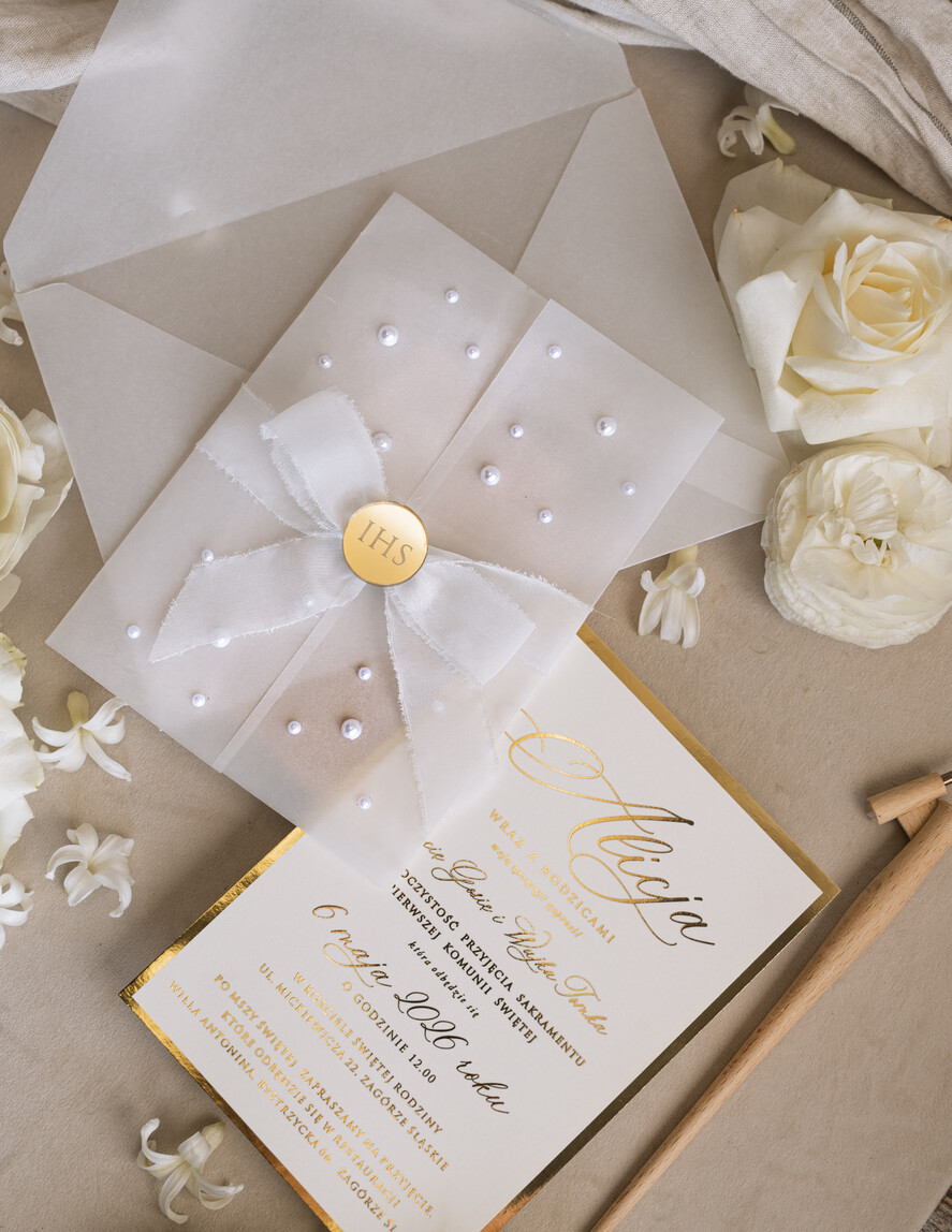Zaproszenia na Komunię  dziewczynka  Perełkowe zaproszenia komunijne dla dziewczynki, zaproszenia na komunię z perełkami, złote zaproszenia na komunię, zaproszenia na Pierwszą Komunię1