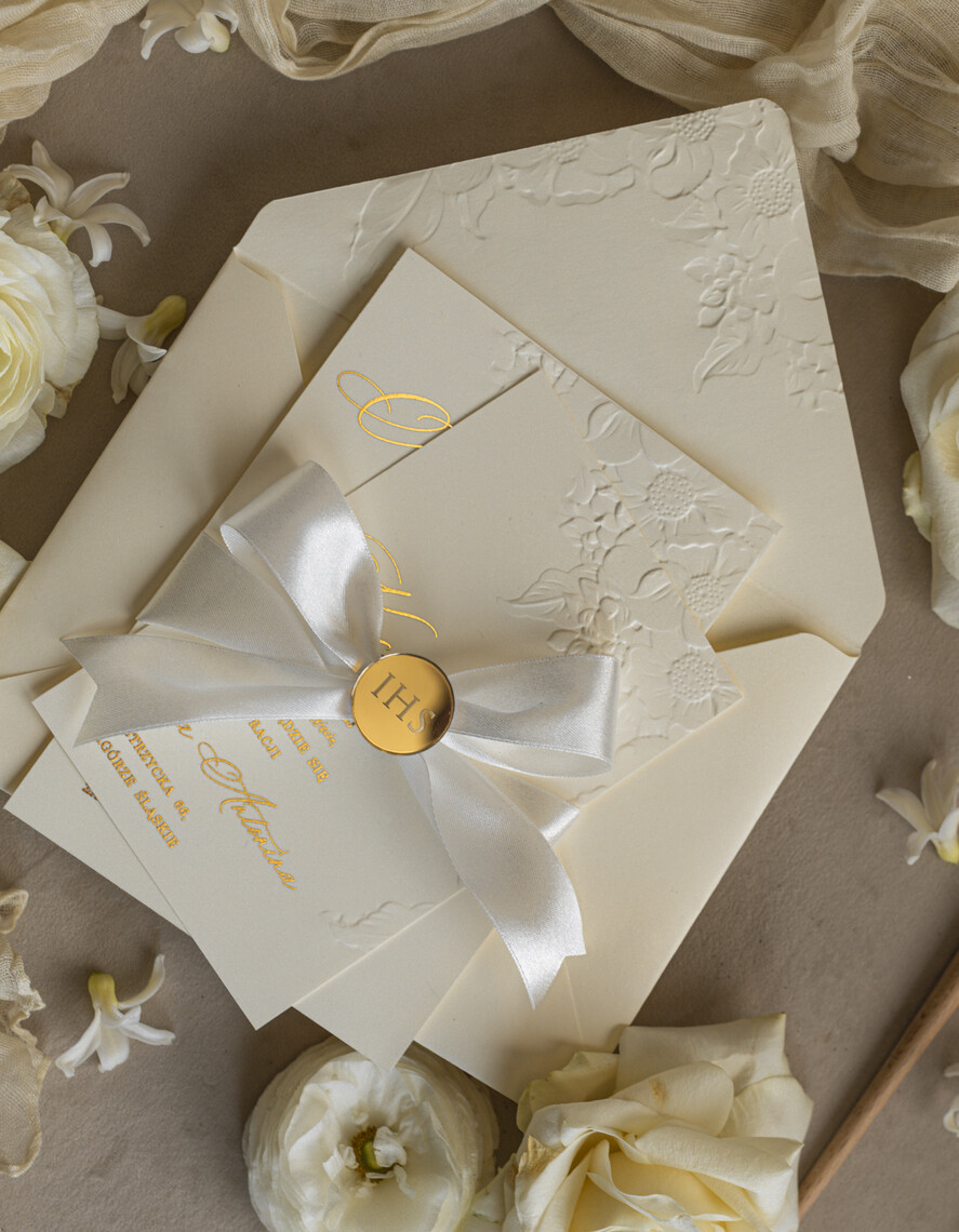 Zaproszenia na Komunię  dziewczynka    Eleganckie zaproszenia komunijne dla dziewczynki, zaproszenia na komunię z tłoczeniem, złote zaproszenia na komunię, zaproszenia na Pierwszą Komunię5