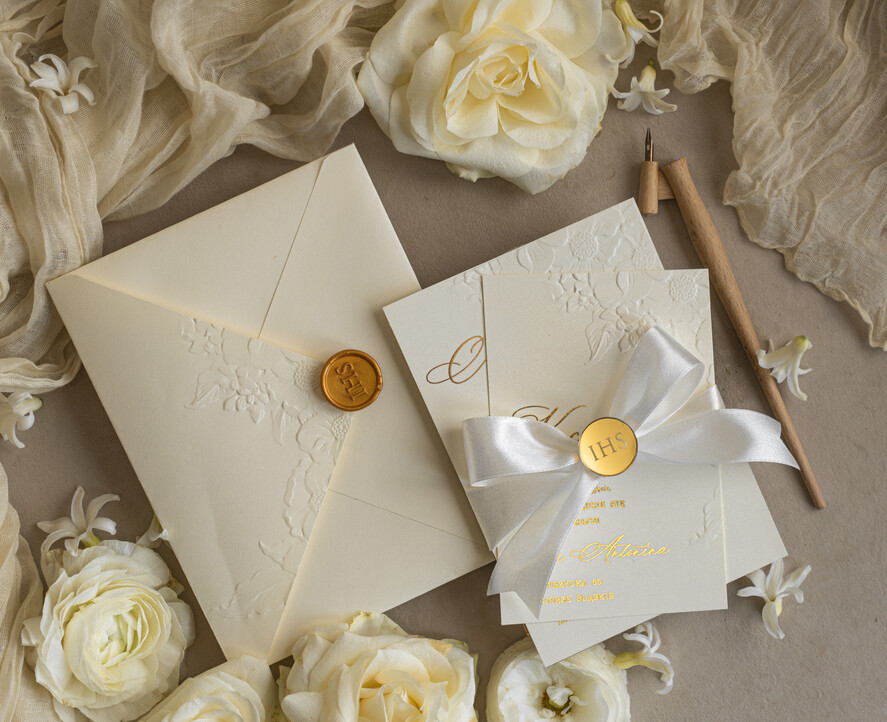 Zaproszenia na Komunię  dziewczynka    Eleganckie zaproszenia komunijne dla dziewczynki, zaproszenia na komunię z tłoczeniem, złote zaproszenia na komunię, zaproszenia na Pierwszą Komunię7