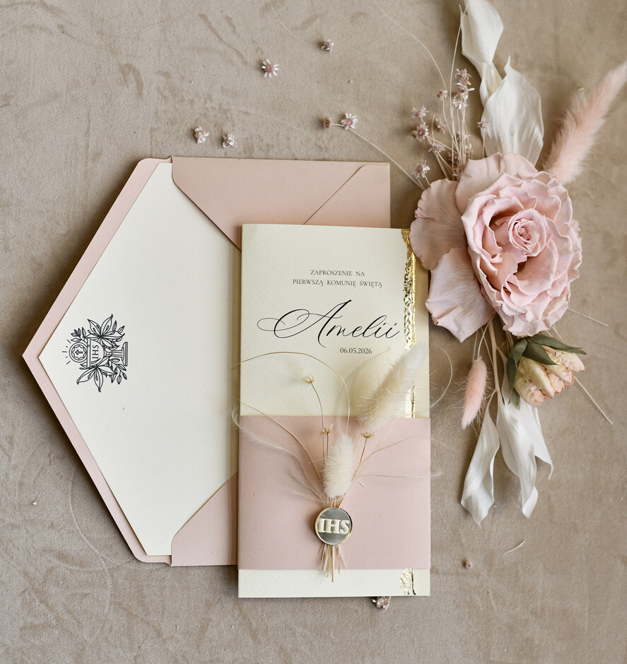 Zaproszenia na Komunię  dziewczynka  Podłużne różowe złocone zaproszenia na Komunię nowoczesne  Zaproszenia komunijne personalizowane3