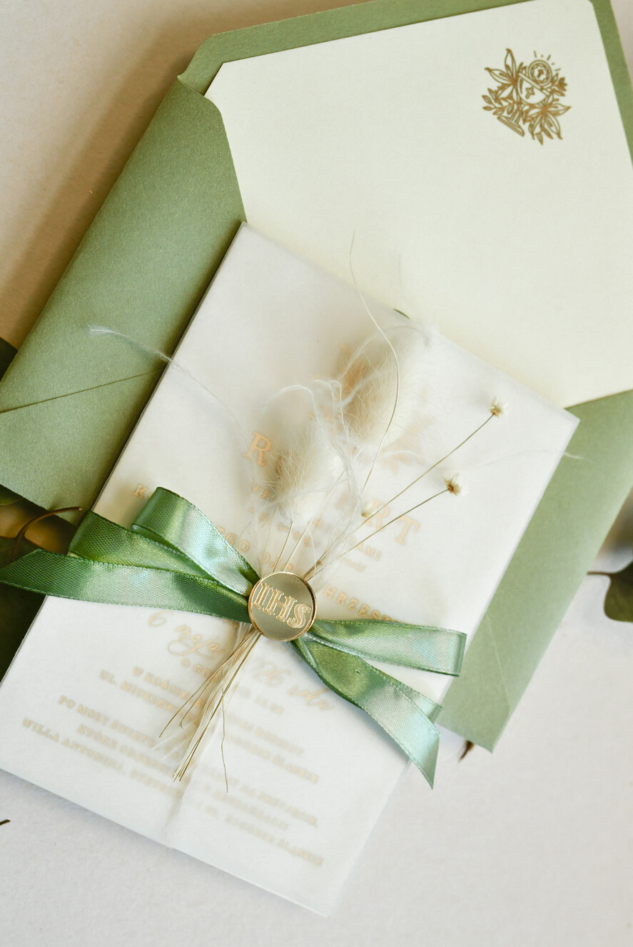 Zaproszenia na Komunię  chłopiec szałwiowe złocone zaproszenia na Komunię nowoczesne  Kalkowe Zaproszenia komunijne personalizowane4