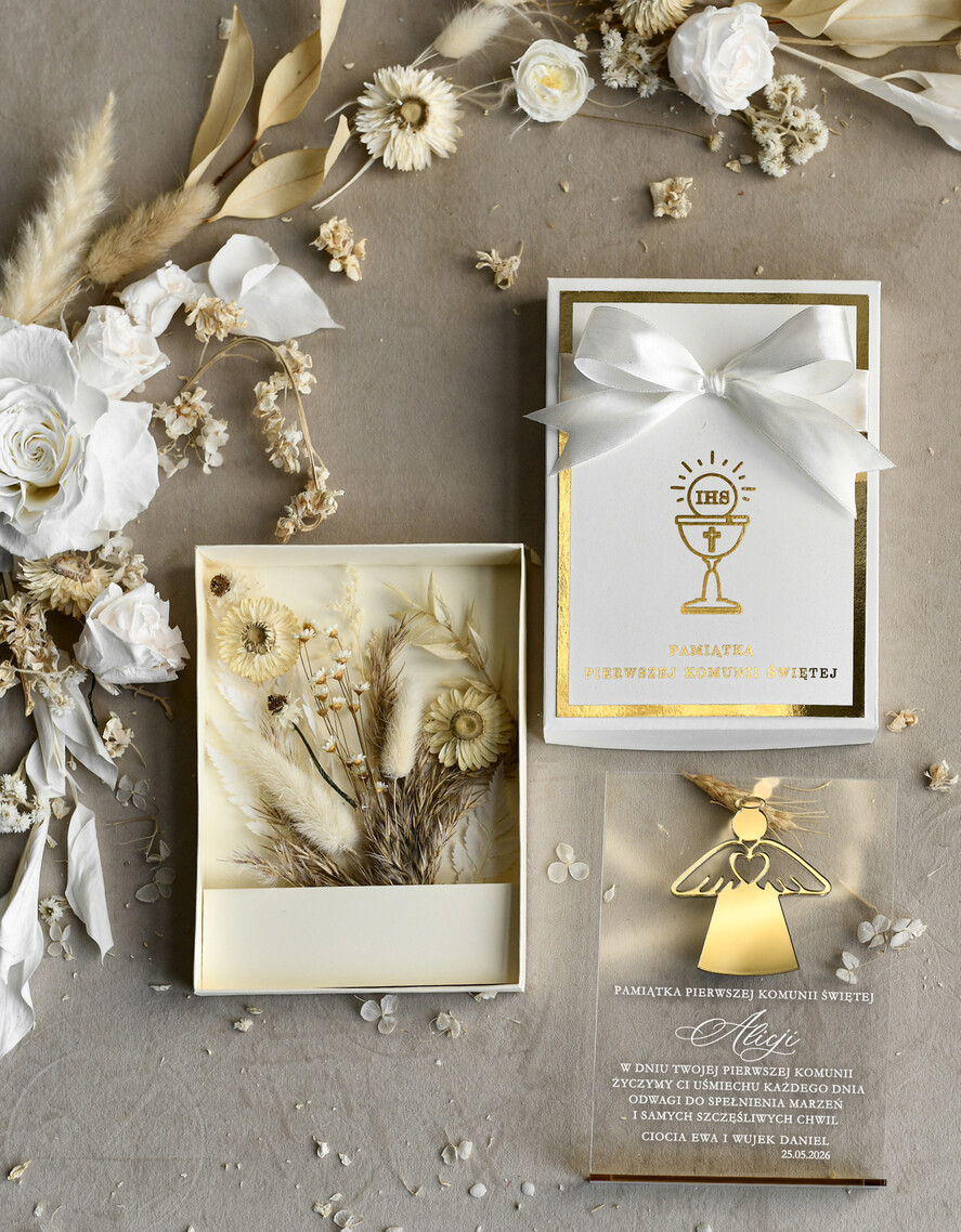 Pamiątki Prezenty na komunię  pamiątki na komunie  Co zamiast kartki na komunię pudełko pamiątka Pierwszej Komunii, kartka na komunię, kartka na komunię1