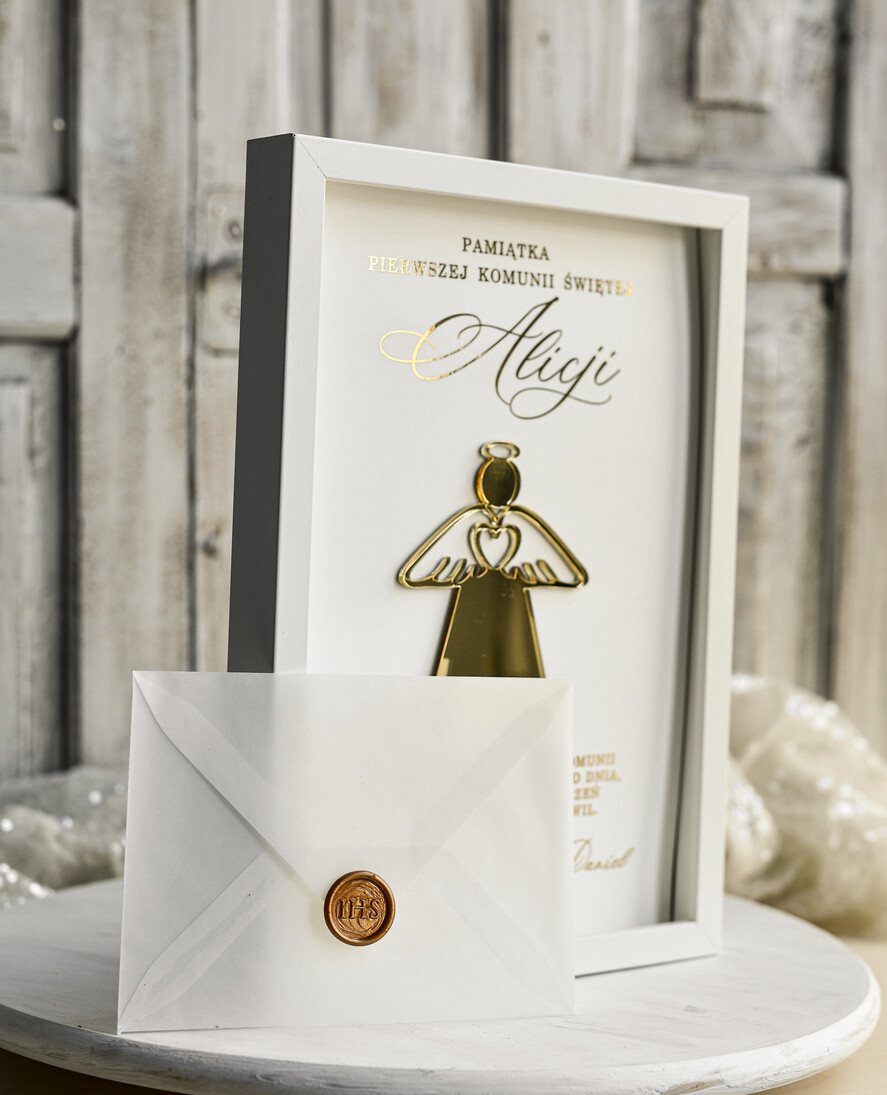 Pamiątki Prezenty na komunię  pamiątki na komunie  Pamiątka Pierwszej Komunii orbrazek z życzeniami Personalizowane pudełko na Prezent1