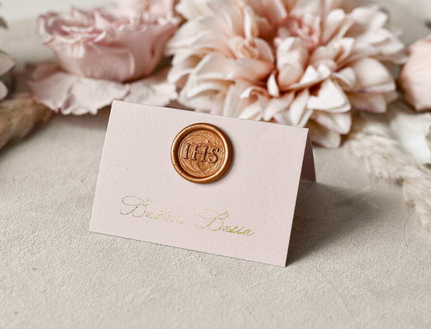 Winietki na komunię  winietki   winietki na komunię, winietka dekoracja stołu na komunii, komunijne winietki z szyfonową wstążką2