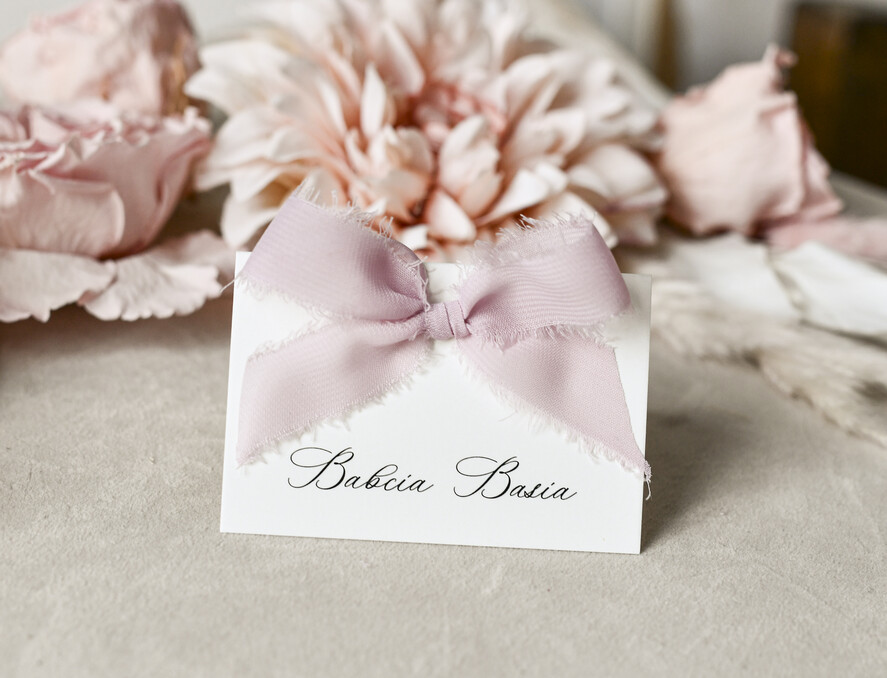 Winietki na komunię  winietki   winietki na komunię, winietka dekoracja stołu na komunii, komunijne winietki z szyfonową wstążką0