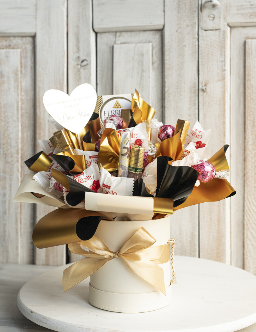  Prezenty dla Młodej Pary  Bomboniery Czekoladki prezent dla młodej pary, box dla młodej pary, prezent ślubny, słodki prezent ślubny, box prezentowy na ślub, zestaw słodyczy dla pary, prezent na wesele, upominek ślubny, prezent na nową drogę życia6