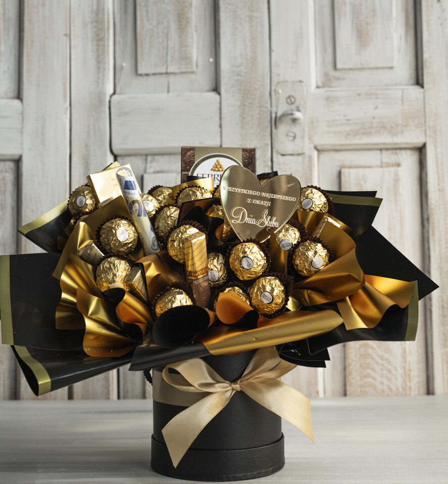  Prezenty dla Młodej Pary  Bomboniery Czekoladki prezent dla młodej pary, box dla młodej pary, prezent ślubny, słodki prezent ślubny, box prezentowy na ślub, zestaw słodyczy dla pary, prezent na wesele, upominek ślubny, prezent na nową drogę życia3