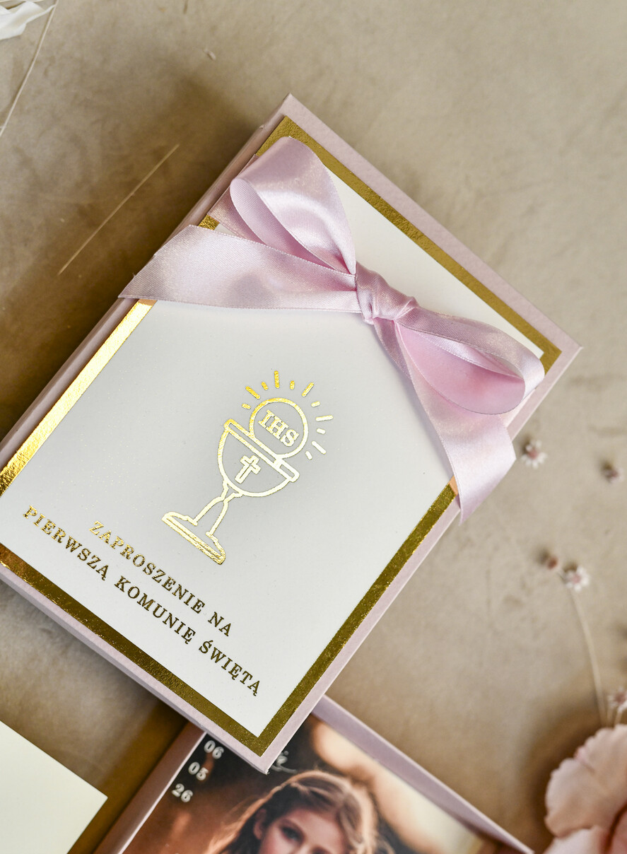 Zaproszenia na Komunię  Dla Chrzestnych i Dziadków Różowo Złote Zaproszenia na Komunię w Pudełku ze zdjęciem Zaproszenie Komunijne dla Matki Chrzestnej i Ojca Chrzestnego  lub dla Babci i Dziadka2