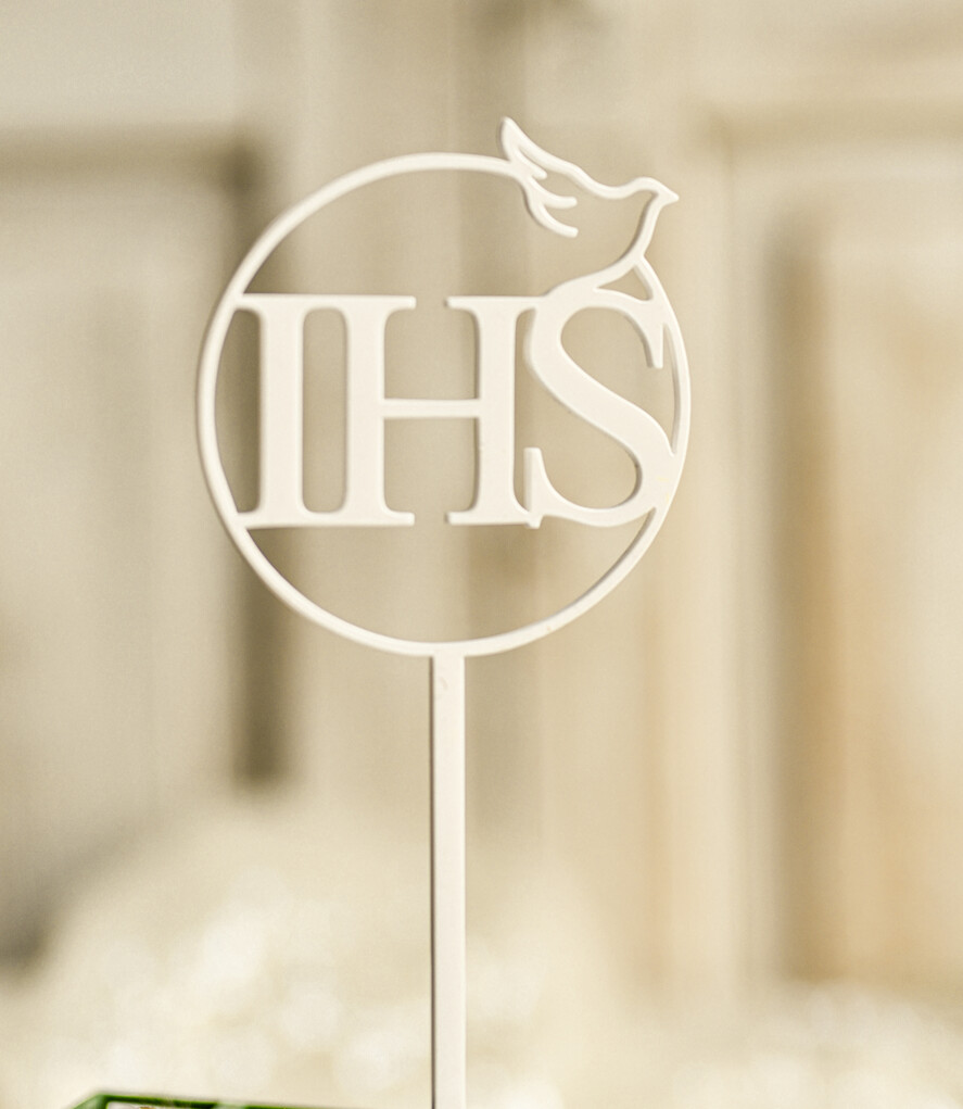 Dodatki dekoracje na komunię  Topper na tort Drewniany topper na tort komunijny Idealna dekoracja na Pierwszą Komunię Świętą, dostępna w różnych stylach i materiałach Topper do dekoracji tortu komunijnego0