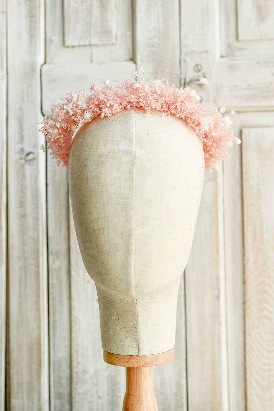 Dodatki dekoracje na komunię  wianki Wianki komunijne – lekkie, wygodne i ręcznie wykonane. Delikatne kwiaty idealnie dopełnią stylizację na Pierwszą Komunię Świętą4