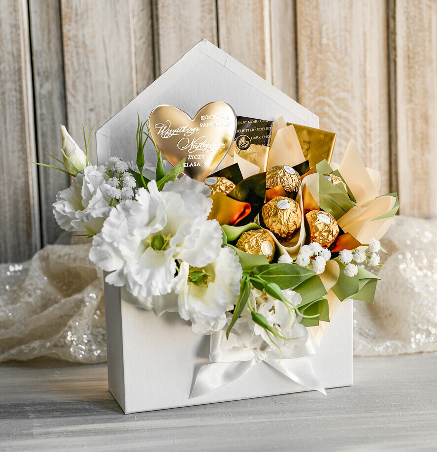 prezent dla nauczuciela/ dzień nauczyciela flower box kwiaty i słodycze Personalizowany box z kwiatami i czekoladkami dla nauczycielki prezent podziękowanie na koniec roku szkolnego 2
