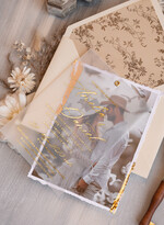 Zaproszenia ślubne Ze zdjęciem  niepowtarzalne zaproszenia ślubne ze zdjęciem, zaproszenia na ślub z płatkami złota, złote zaproszenia na ślub, tłoczona koperta do zaproszeń ślubnych4