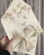 Zaproszenia ślubne Natura złocone zaproszenia ślubne Gipsówka naturalna zaproszenia na ślub, złote zaproszenie na ślub z suszoną gipsówką szyfonowa wstążka5
