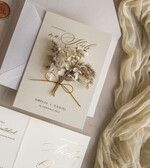 Zaproszenia ślubne Natura Zaproszenia ślubne boho z suszonym bukiecikiem,nietypowe zaproszenia na ślub z szuszkami i sznurkiem, rustykalne złocone zaproszenia z kalkowa kopertą15