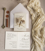 Zaproszenia ślubne Natura Zaproszenia ślubne boho z suszonym bukiecikiem,nietypowe zaproszenia na ślub z szuszkami i sznurkiem, rustykalne złocone zaproszenia z kalkowa kopertą16