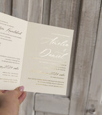 Zaproszenia ślubne Natura Zaproszenia ślubne boho z suszonym bukiecikiem,nietypowe zaproszenia na ślub z szuszkami i sznurkiem, rustykalne złocone zaproszenia z kalkowa kopertą7